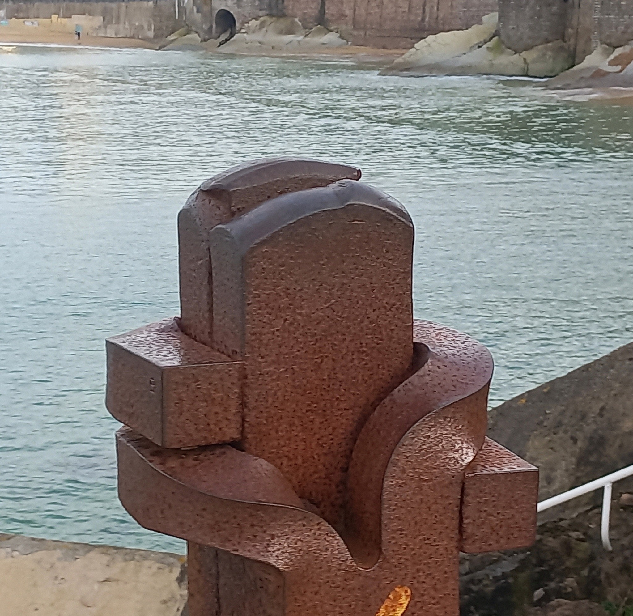 Eduardo Chillida. Abrazo y Memoria
